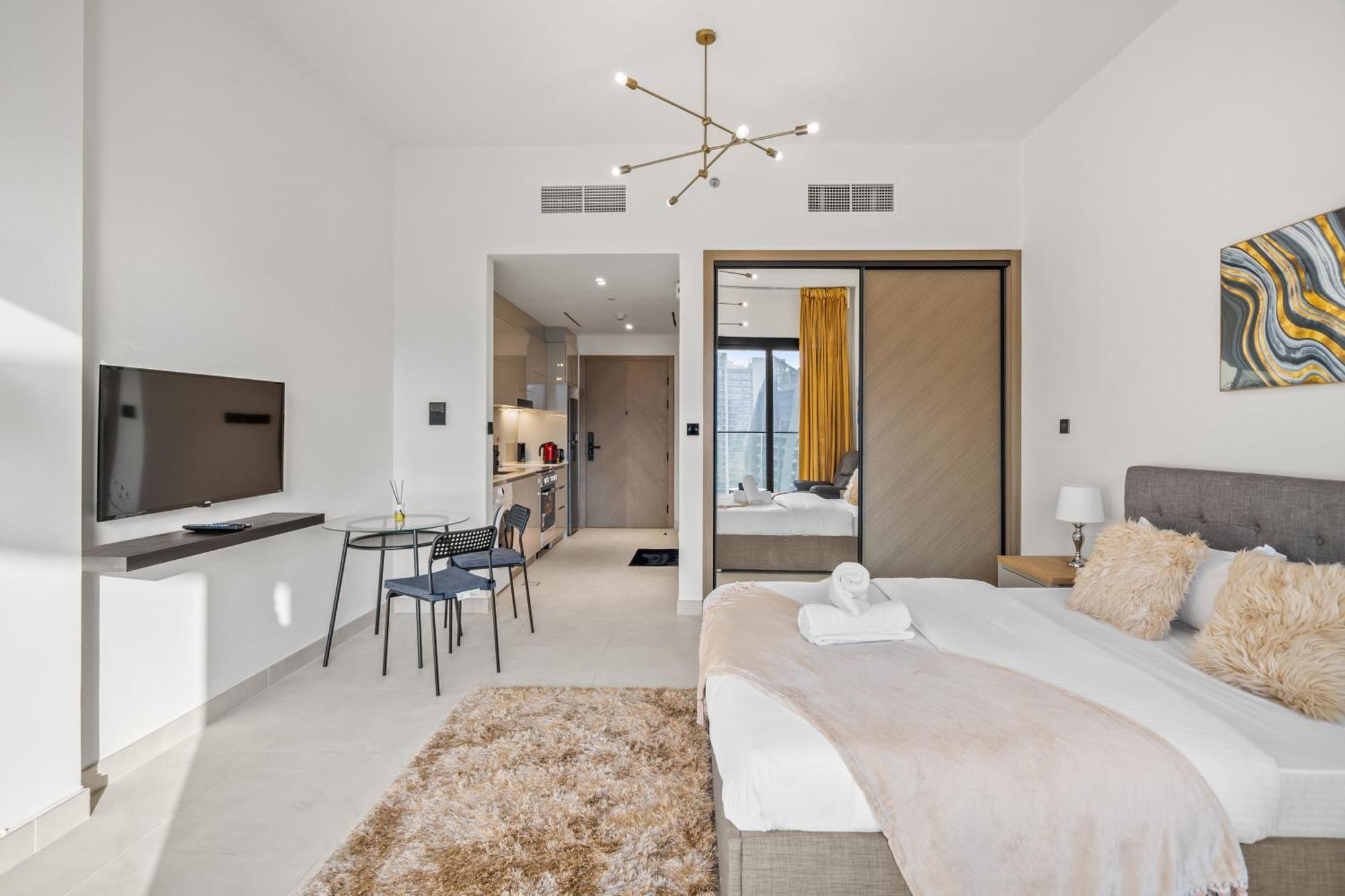 In Business Bay Location Apartment *